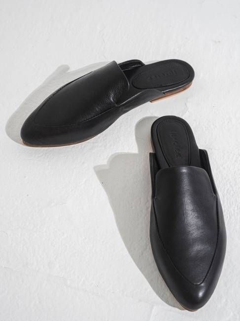 Love78 Leather Slipper