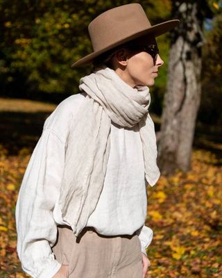 Lightweight Linen Scarf in Beige Chambray