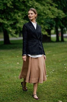 Jane – Tailored Twill Linen Jacket with Double-Button Front