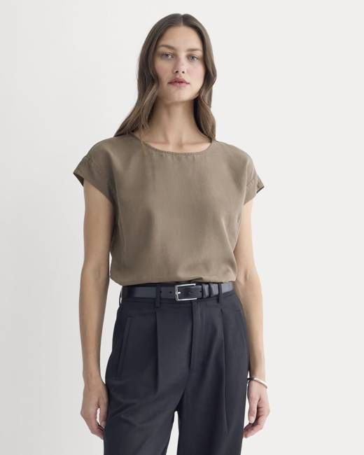 The Muscle Top in Butterlite | Deep Taupe