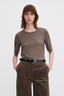 Elena Tee