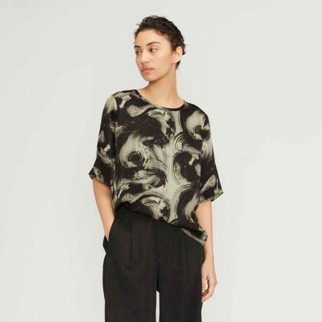 The Satin Relaxed Tee | Pale Yellow / Black