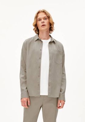 SKJORTAAS | sandstone