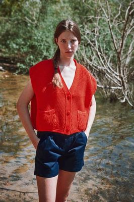 ELEONORE Sleeveless V-Neck Cardigan in Organic Cotton - Red