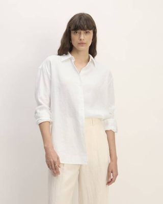 The Boyfriend Shirt in Linen | White