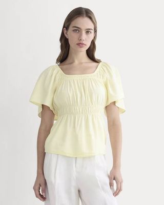 The Flutter-Sleeve Top in Stretch Linen | Light Yellow