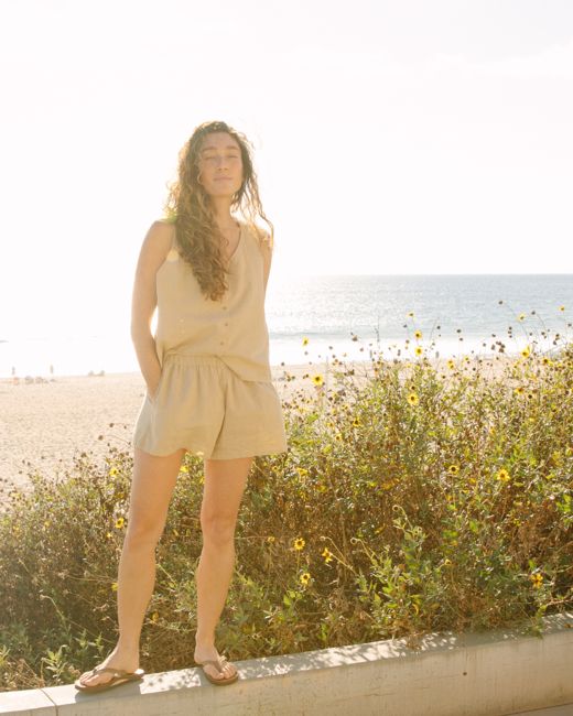 Women's Simple Woven Short