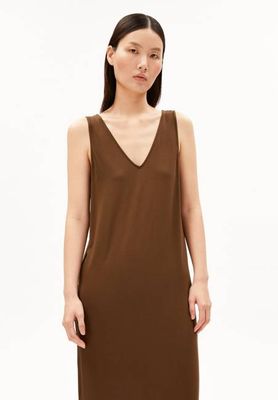 SLEEVELESS JERSEY MIDI DRESS | dried palm