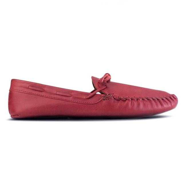 The Women's Moccasin in Pomegranate ~ Standard/Narrow