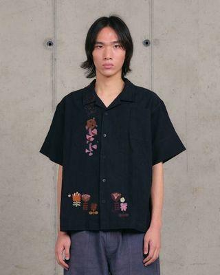 Greetings Shirt SS - Black Earth Trip