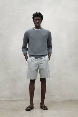 GRAUER SCHWANZPULLOVER