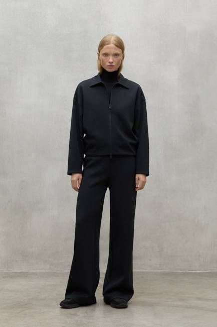 BLACK AUSTIN SWEATSHIRT