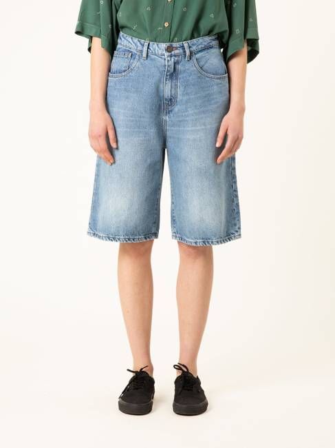 NINA LIGHT BLUE
