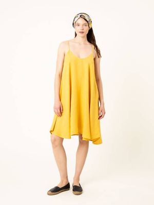 VESTIDO DE TIRANTES OLIVIA MOSTAZA LINO