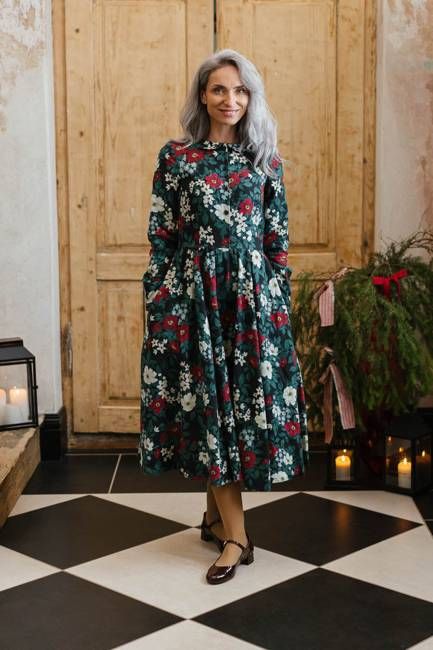 Classic – Midi Linen Dress with Peter Pan Collar