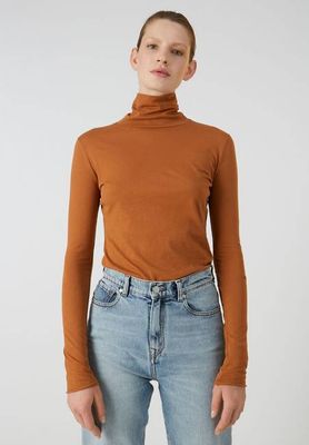 MALANAA| maroon