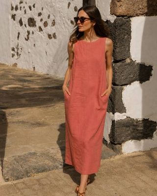 Carmen - Linen Dress in Dusty Red