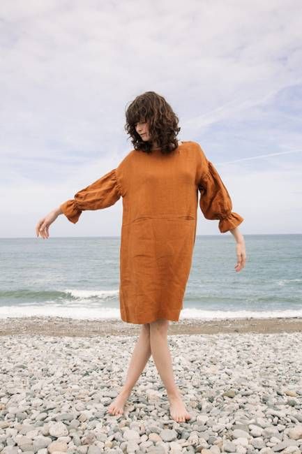 Claudia-May Linen Dress in Pecan