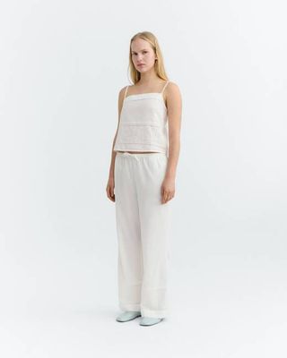 Weiße, bestickte, lässige Hose von Brigitte