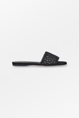 Sustainable sandal brands online