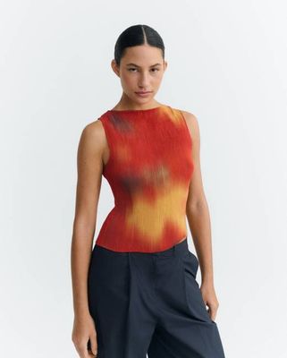 Pleated top red flowers Dora