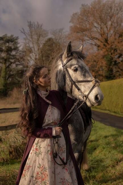 Classic – Full-Circle Linen Midi Skirt