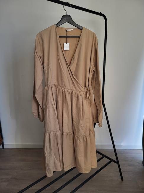 Gwen Dress in Camel Size M Preloved