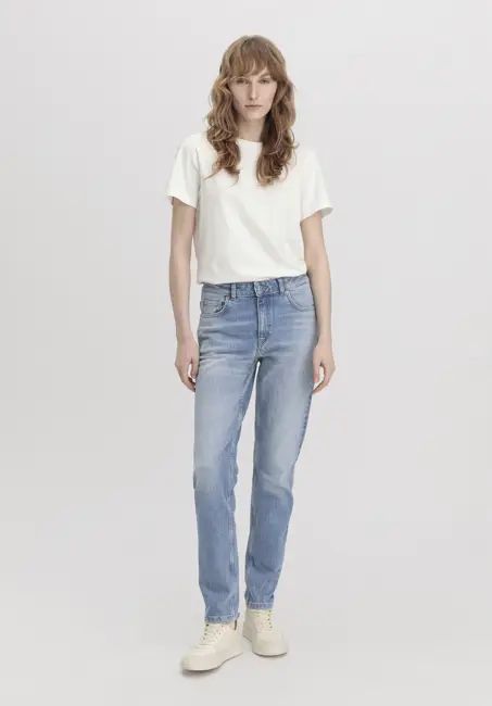 HANNA High Rise Mom jeans made from organic denim