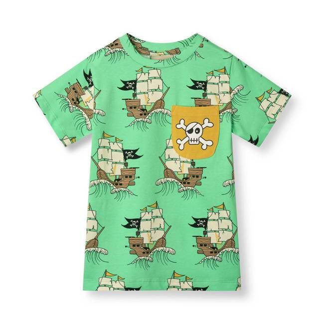 T-shirt with pirate ships