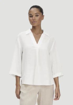 Relaxed blouse made of pure linen