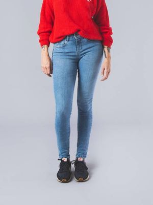 CARLY LIGHT BLUE WOMEN'S SKINNY PUSH-UP PANTS