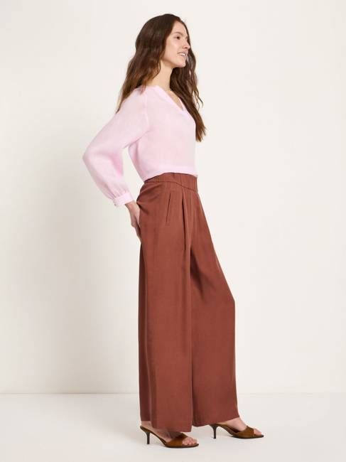 Wide-leg trousers
