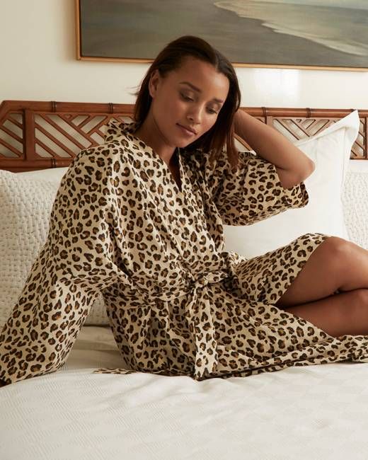 Lounging Leopard - Robe - Latte