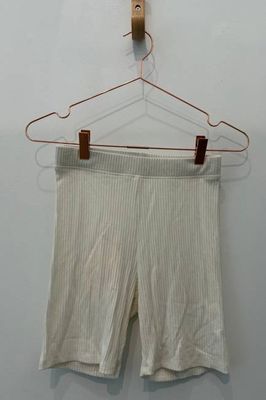 Sample Sale Ribbed Biker Shorts in Cream