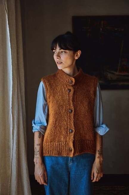FRIDA Sleeveless Cardigan in Mohair and Silk - Amber