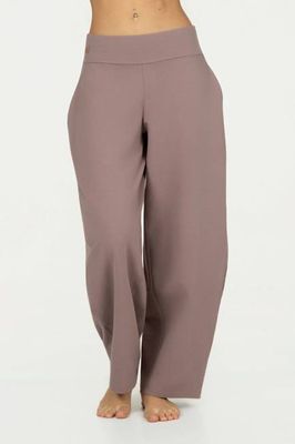 Dhara Barrel Yogahose — Fireclay