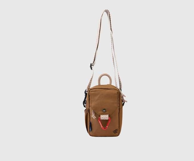 (R)evolution Daily Cross Body