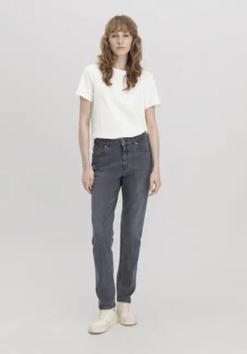 HANNA High Rise Mom jeans made from organic denim