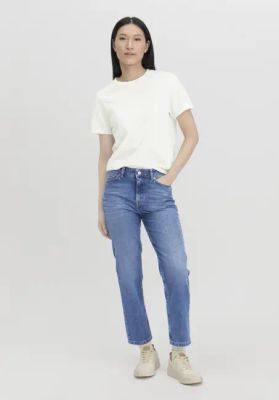 BEA High Rise Straight jeans made from organic denim