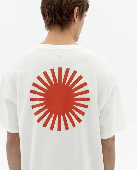 White Aaron t-shirt back red sun