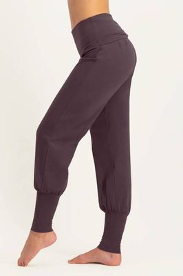 Devi Yoga Pants - Berry