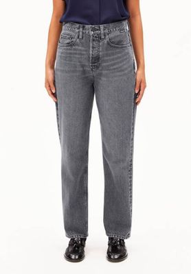 AAIKALA HIGH STRAIGHT JEAN | soft ash