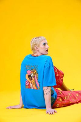 Bee Illustrates Pride 2026 - Benny - Oversized cotton T-Shirt in Blue