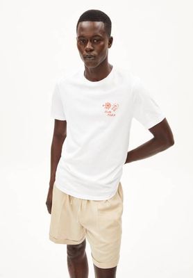 JAAMES LOVAA | white