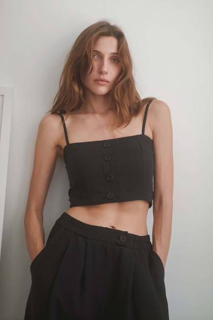 BLACK CROP TOP