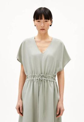 MAAHOLINA LINO| meergrün