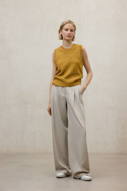 MUSTARD MAPLE SWEATER