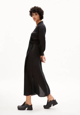 MIRIAA| black black
