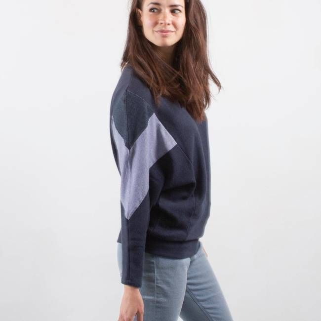 Sweatshirt - AMY - gemaakt van 4 verschillende gerecyclede stoffen: blauw, blauw, denim