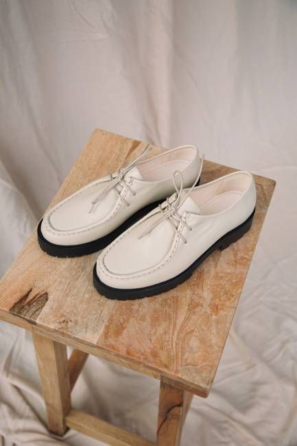 Kutsu Leather Shoe in Sand